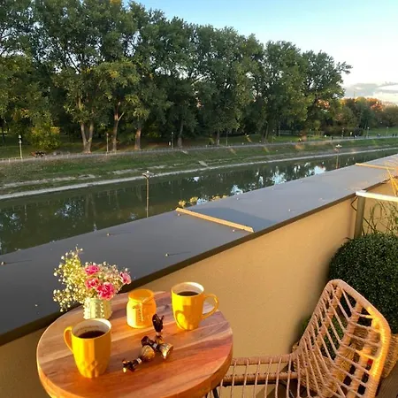 Capital Towers Rzeszow, Free Parking, Terrace アパート ジェシュフ