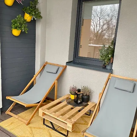 Capital Towers Rzeszow, Free Parking, Terrace アパート ジェシュフ